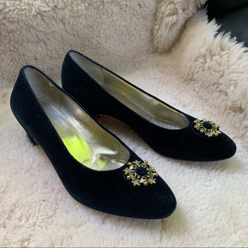 Salvatore Ferragamo Vintage Black Velvet Margaret Kitten Heel 7 6.5